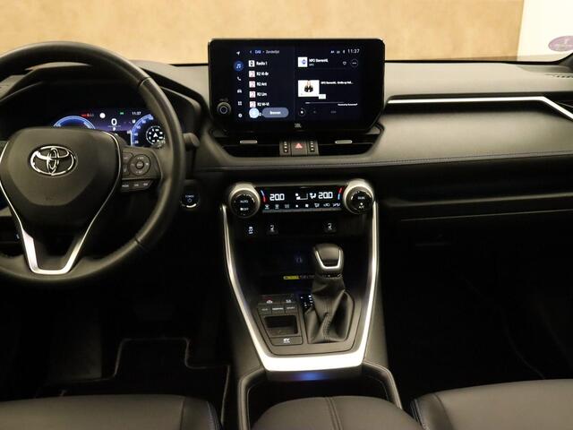 Toyota RAV4 2.5 Hybrid Style - ORIGINEEL NEDERLANDSE AUTO - BI-TONE - AFKOMSTIG VAN 1E EIGENAAR - NAVIGATIE -ELEKTRISCHE ACHTERKLEP - DRAADLOZE TELEFOONLADER -ELEKTRISCHE BESTUURDERSSTOEL - JBL AUDIO - CAMERA IN BINNENSPIEGEL - 360 GRADEN CAMERA - DODEHOEK DETECTIE 