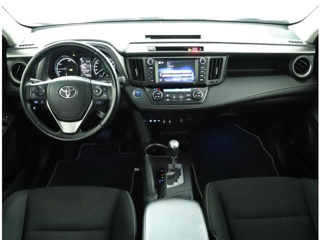 Toyota RAV4 2.5 Hybrid AWD Style | Stoelverwarming | Cruise control | Trekhaak 1650 kg. | Parkeersensoren | Elektrische Achterklep |