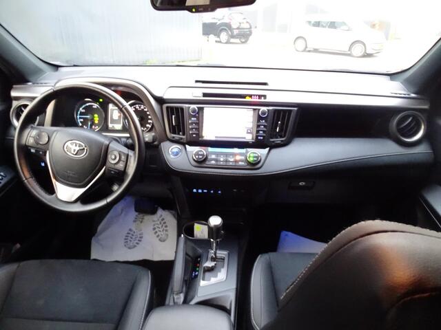 Toyota RAV4 2.5 Hybrid AWD Executive AUTOMAAT| NAVIGATIE| CAMERA| AIRCO/ECC| CRUISECONTROL| PARKEERSENSOREN| TREKHAAK| DODE HOEK DETECTIE | STOELVERWARMING | TREKHAAK |