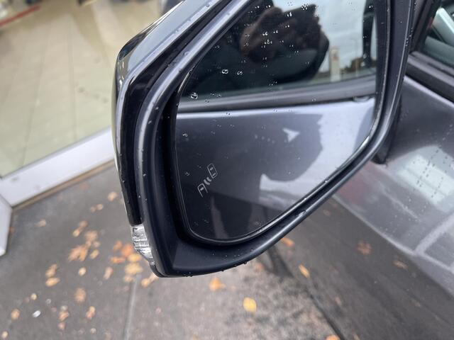 Toyota RAV4 2.5 Plug-in Hybrid AWD Bi-Tone Plus Schuif-/kanteldak | Lederen bekleding | JBL Premium geluid | Dodehoekdetectie