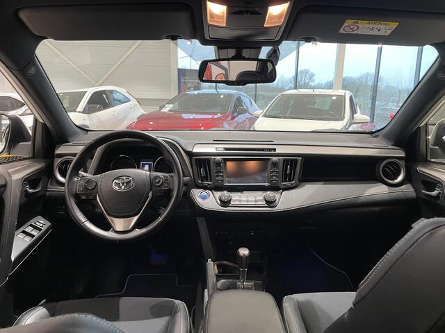 Toyota RAV4 2.5 Hybrid AWD Style | fabrieksnavi | trekhaak | stoelverwarming| LM velgen |