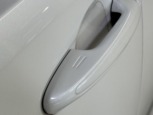 Toyota RAV4 2.5 Hybrid AWD Executive | 2-Tone Leder | Schuif/kantel dak | Trekhaak | 360 camera |