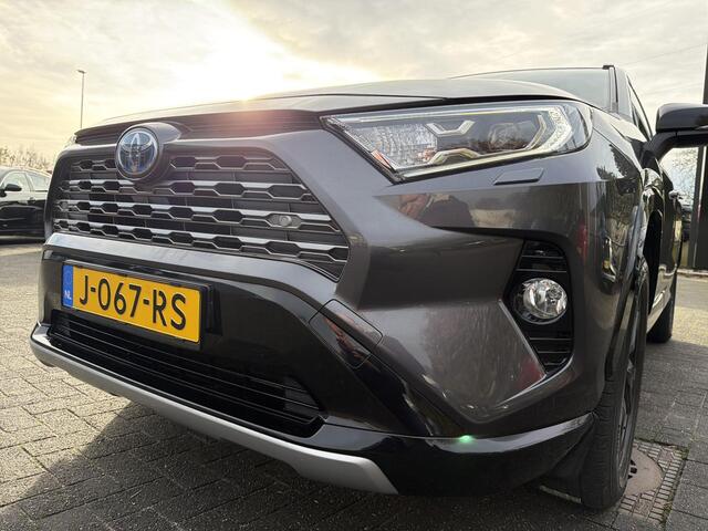 Toyota RAV4 2.5 Hybrid AWD Bi-Tone | Apple CarPlay/Android auto | Achteruitrijcamera | Stoel en stuurverwarming | Trekhaak