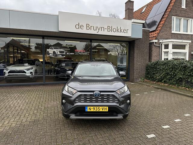 Toyota RAV4 2.5 Hybrid Style 1e eigenaar / dealeronderhouden / slechts 10.691 km!! / auto is als nieuw / origineel Nederlandse auto / Toyota 10 jaar garantie-programma / Toyota pechhulppas / Trekhaak