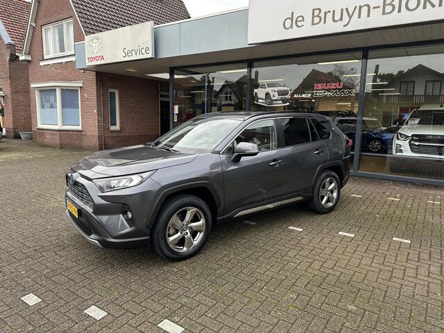 Toyota RAV4 2.5 Hybrid Style 1e eigenaar / dealeronderhouden / slechts 10.691 km!! / auto is als nieuw / origineel Nederlandse auto / Toyota 10 jaar garantie-programma / Toyota pechhulppas / Trekhaak