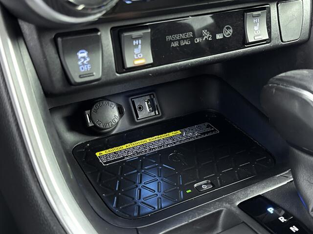 Toyota RAV4 2.5 Hybrid Style Limited | JBL-Audio | Zwart leder interieur | 18' velgen | Stoelverwarming |