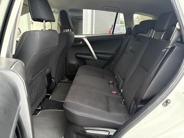 Toyota RAV4 2.5 Hybrid AWD Dynamic **ADAPTIEF CRUISE CONTROL/ TREKHAAK/ NAVIGATIE/ GARANTIE**