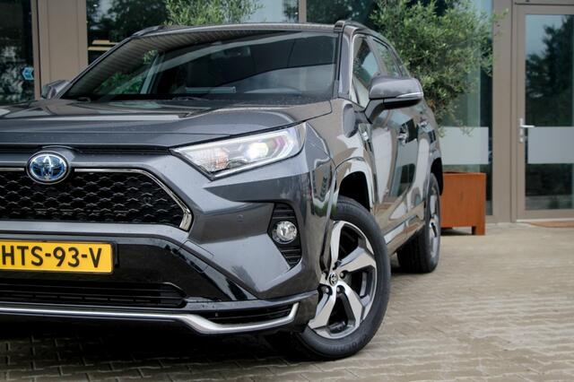Toyota RAV4 2.5 PHEV Style | el. achterklep | Dodehoek ass. | PDC v/a |