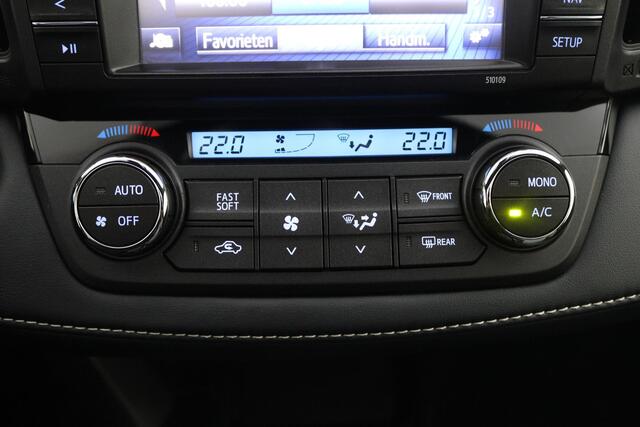 Toyota RAV4 2.5 Hybrid Black Edition | Lederen bekleding | Schuifdak | Stoelverwarming | Electrische achterklep |