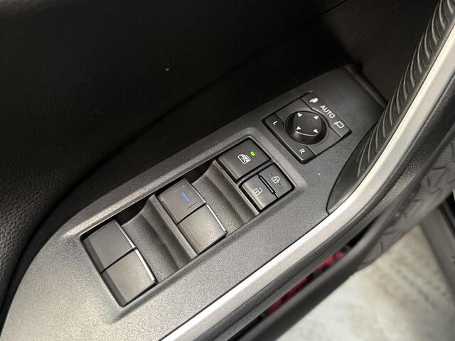 Toyota RAV4 2.5 Hybrid AWD Black Edition 1650 kg trekgewicht, slechts 29896 km, 4WD, JBL, Stoelverwarming etc.