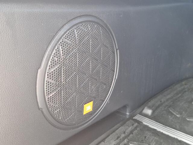 Toyota RAV4 2.5 Plug-in Hybrid AWD Bi-Tone Plus Parkeersensoren | JBL | Navigatie | Dodehoek sensoren