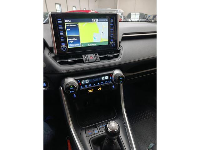 Toyota RAV4 2.0 VVT-iE Dynamic Navigatie | Camera | Keyless | Automatische airco | parkeer sensoren | Trekhaak