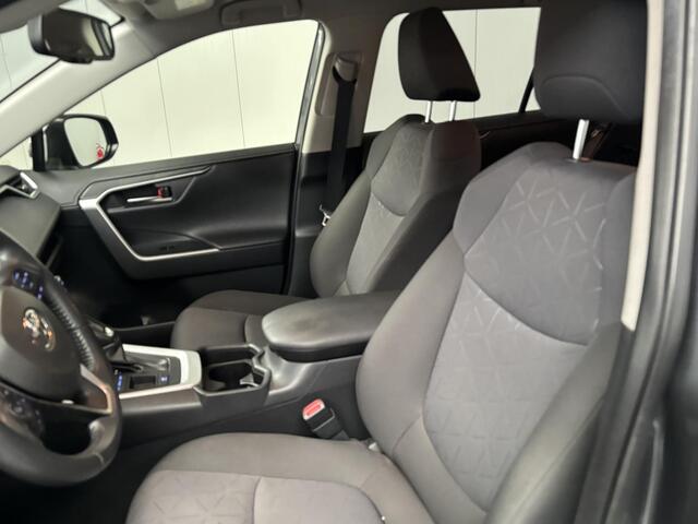 Toyota RAV4 2.5 Hybrid Business Plus + Trekhaak, netee auto met slechts 88000 km!