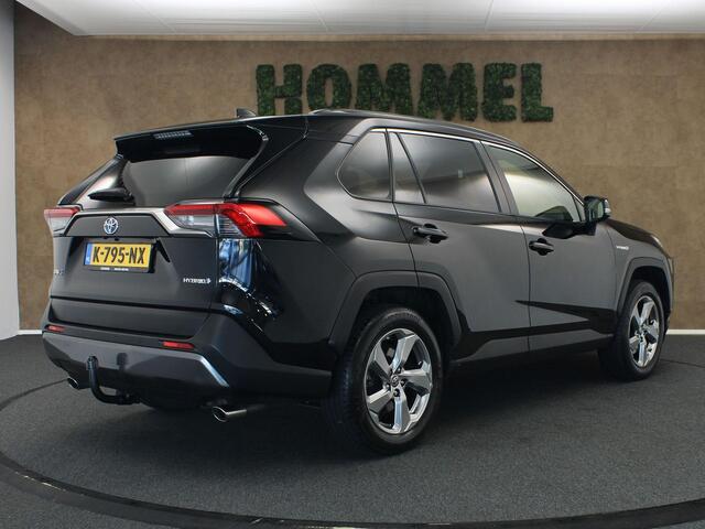 Toyota RAV4 2.5 Hybrid Active Plus - TREKHAAK 800KG GEREMD TREKGEWICHT - ELEKTRISCHE ACHTERKLEP - PARKEERSENSOREN VOOR EN ACHTER - KEYLESS ENRTY & START - STOELVERWARMING - NAVIGATIE - APPLE CARPLAY/ANDROID AUTO