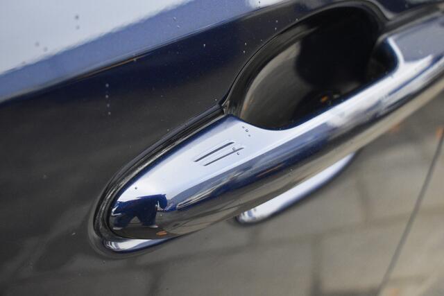 Toyota RAV4 2.5 Hybrid AWD Executive Limited Automaat 222pk | Panorama-dak | 360 Camera | Stuur en stoel verwarming | BSM |