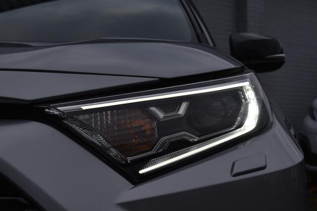 Toyota RAV4 2.5 Hybrid Bi-Tone Limited Automaat 218pk | Trekhaak | Stoel & Stuurverwarming | PDC | Achteruitrijcamera |