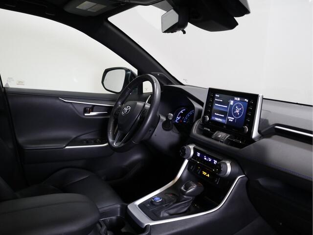 Toyota RAV4 2.5 Hybrid AWD Bi-Tone | Schuif - / kanteldak | Alarm klasse 3 | Trekgewicht 680 kg door Amerikaanse uitvoering |