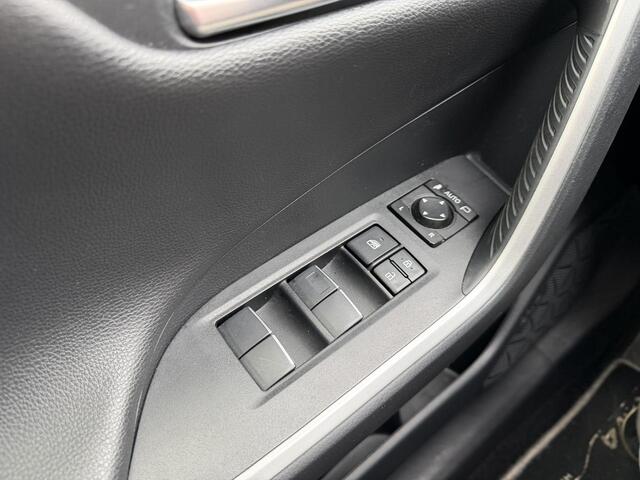 Toyota RAV4 2.5 Hybrid Style Bi-Tone | Stoelverwarming | Adaptieve Cruise Control | Keyless start & Entry | Trekhaak |