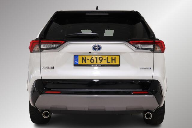 Toyota RAV4 2.5 Hybrid AWD Bi-Tone, Stuur & Stoel en Voorruitverwarming, Camera, Apple Carplay / Android auto!