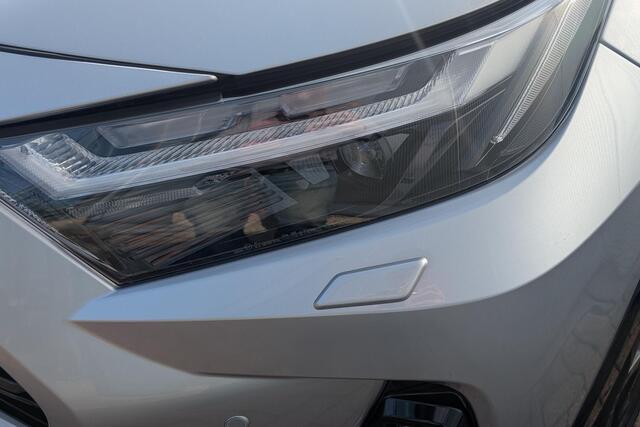 Toyota RAV4 AWD Bi-tone Stoel & Stuurwielverwarming, Parkeersensoren rondom, Elektrisch verstelbare bestuurdersstoel