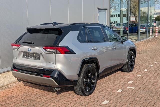 Toyota RAV4 AWD Bi-tone Stoel & Stuurwielverwarming, Parkeersensoren rondom, Elektrisch verstelbare bestuurdersstoel