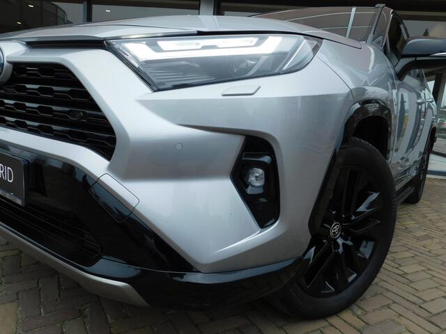 Toyota RAV4 2.5 Hybrid Bi-Tone | Trekhaak | Treeplanken