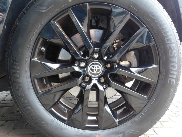 Toyota RAV4 2.5 Hybrid Bi-Tone | Trekhaak | Treeplanken