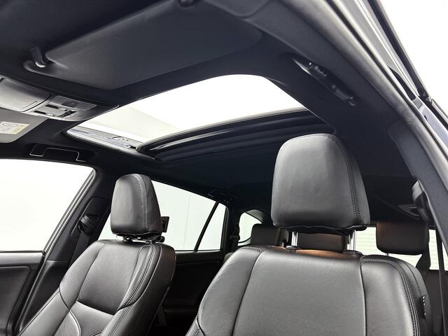 Toyota RAV4 2.5 Hybrid Black Edition | Schuif kantel dak | Lederen bekleding |
