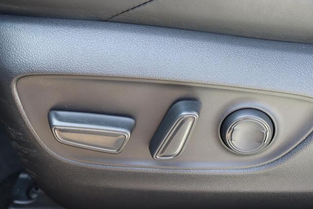 Toyota RAV4 2.5 Plug-in Hybrid AWD Style, Trekhaak, BSM, Sensoren, Stoelverwarming voor en achter, Stuurverwarming!