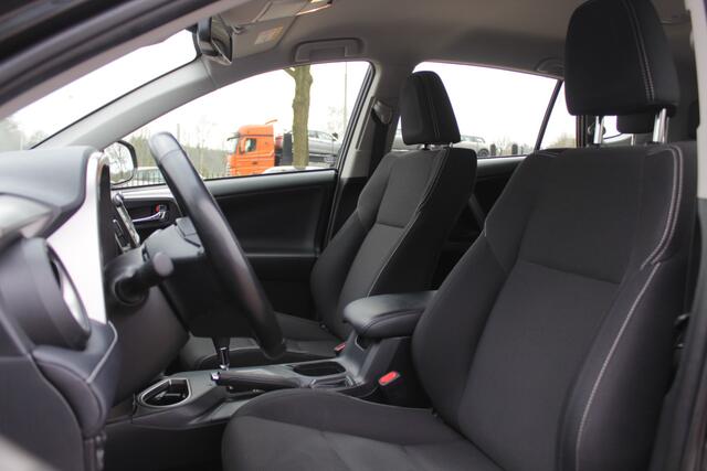 Toyota RAV4 2.5 Hybrid Dynamic / Camera / Navigatie / Cruise Control / 2e Eigenaar / Compleet dealer onderhouden