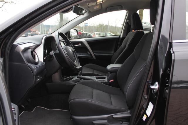 Toyota RAV4 2.5 Hybrid Dynamic / Camera / Navigatie / Cruise Control / 2e Eigenaar / Compleet dealer onderhouden