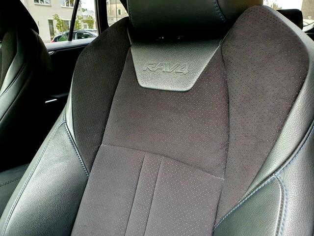 Toyota RAV4 2.5 Hybrid Bi-Tone Collection All-in prijs!