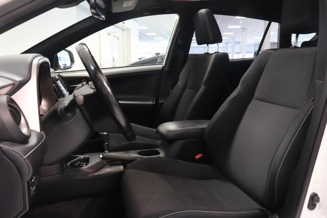 Toyota RAV4 2.5 Hybrid AWD Business | Schuif/kanteldak | Camera | Trekhaak | Navigatie |