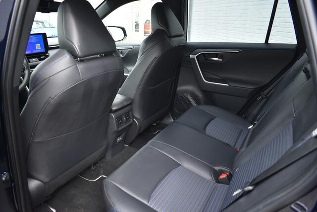 Toyota RAV4 2.5 Hybrid AWD Style Bi-Tone Limited Automaat 222pk | Apple Carplay/Android Auto | PDC vóór- & achter | BTW-auto |