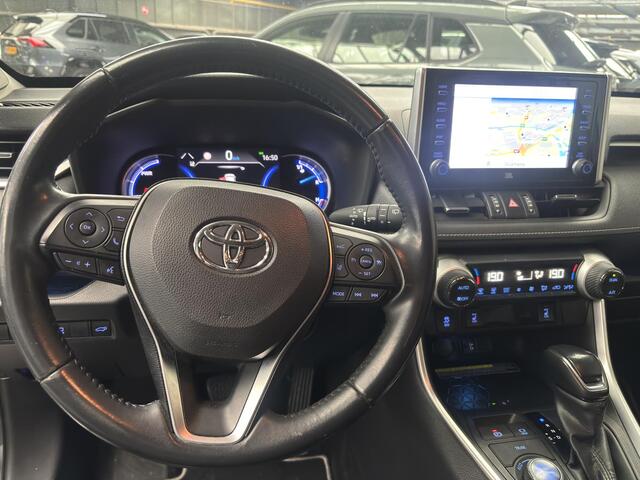 Toyota RAV4 2.5 Hybrid AWD Executive met panodak, Trekhaak, treeplanken, full option!