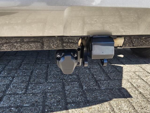 Toyota RAV4 2.5 Hybrid AWD Style Bi-Tone | Trekhaak Afn. | Stoel- Stuurverwa