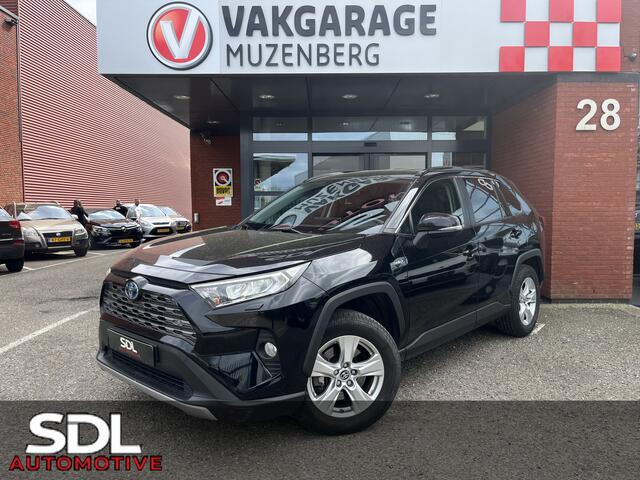 Toyota RAV4 2.5 Hybrid Business Plus // TREKHAAK // ADAPT. CRUISE // ELEK. ACHTERKLEP + STOEL // LEDER // STUUR+STOELVERWARMING // CAMERA //