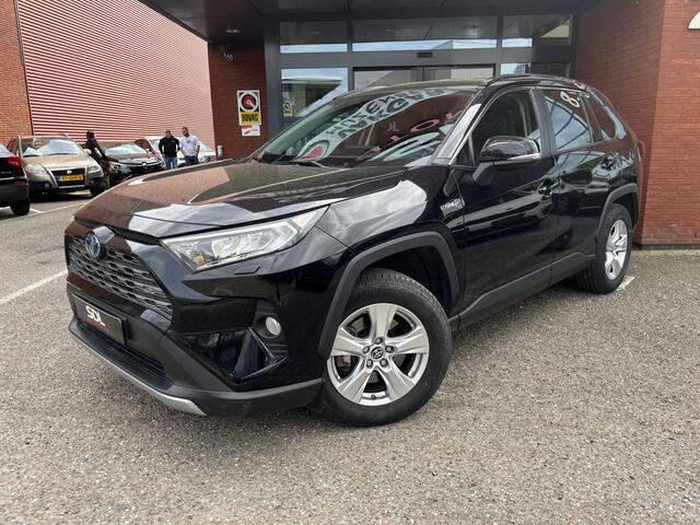 Toyota RAV4 2.5 Hybrid Business Plus // TREKHAAK // ADAPT. CRUISE // ELEK. ACHTERKLEP + STOEL // LEDER // STUUR+STOELVERWARMING // CAMERA //