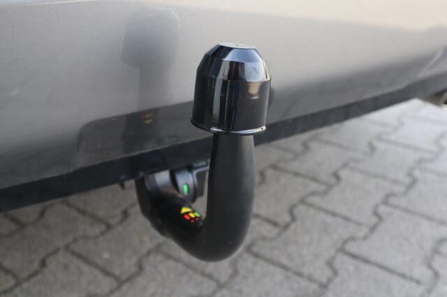 Toyota RAV4 2.5 Hybrid Bi-Tone Trekhaak | Innovation pack | Verwarmd stuur