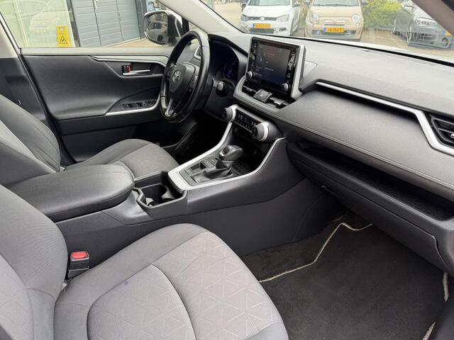 Toyota RAV4 2.5 Hybrid Active | FACE LIFT MODEL | LED KOPLAMPEN | NAVIGATIE | KEYLESS ENTRY/GO | CAMERA | PARKEER SENSOREN |