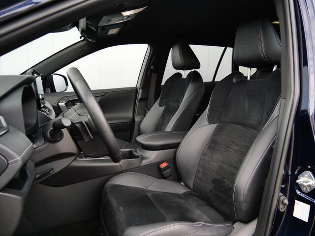 Toyota RAV4 2.5 Plug-in Hybrid AWD GR Sport 306 Pk Automaat Navi / DAB / Apple Carplay / Winterpakket / Rondom zicht camrea / HUD