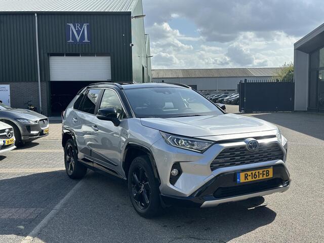 Toyota RAV4 2.5 Hybrid AWD Bi-Tone | STUUR + STOEL VERWARMING | KEYLESS | ACHTERUITRIJ CAMERA | ADAP. CRUISE | ELEK. STOELEN | TREKHAAK | 46K KM ! | 12 MND BOVAG GARANTIE |