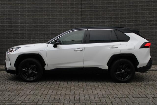 Toyota RAV4 2.5 Hybrid Bi-Tone JBL AUDIO, Trekhaak, Automaat, Elektr. Achterklep, Stoelverw., Dodehoek detectie, Keyless Entry/Start, Navigatie, Achteruitrijcamera, Cruise/Climate Control