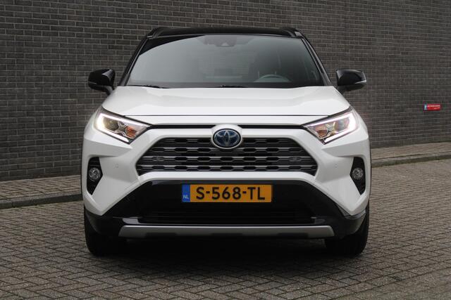 Toyota RAV4 2.5 Hybrid Bi-Tone JBL AUDIO, Trekhaak, Automaat, Elektr. Achterklep, Stoelverw., Dodehoek detectie, Keyless Entry/Start, Navigatie, Achteruitrijcamera, Cruise/Climate Control