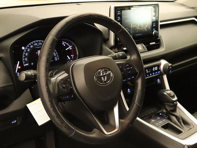 Toyota RAV4 2.0 VVT-iE First Edition - ORIGINEEL NEDERLANDSE AUTO - VASTE TREKHAAK - TREKGEWICHT 1500 KG -NAVIGATIE - ELEKTRISCHE ACHTERKLEP - PARKEERSENSOREN VOOR/ ACHTER - DODEHOEK DETECTIE - CONTINENTAL 4 SEIZOENENBANDEN - PARELMOER LAK - KEYLESS ENTRY/ START - 18