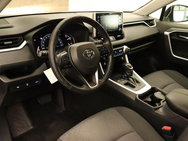 Toyota RAV4 2.0 VVT-iE First Edition - ORIGINEEL NEDERLANDSE AUTO - VASTE TREKHAAK - TREKGEWICHT 1500 KG -NAVIGATIE - ELEKTRISCHE ACHTERKLEP - PARKEERSENSOREN VOOR/ ACHTER - DODEHOEK DETECTIE - CONTINENTAL 4 SEIZOENENBANDEN - PARELMOER LAK - KEYLESS ENTRY/ START - 18