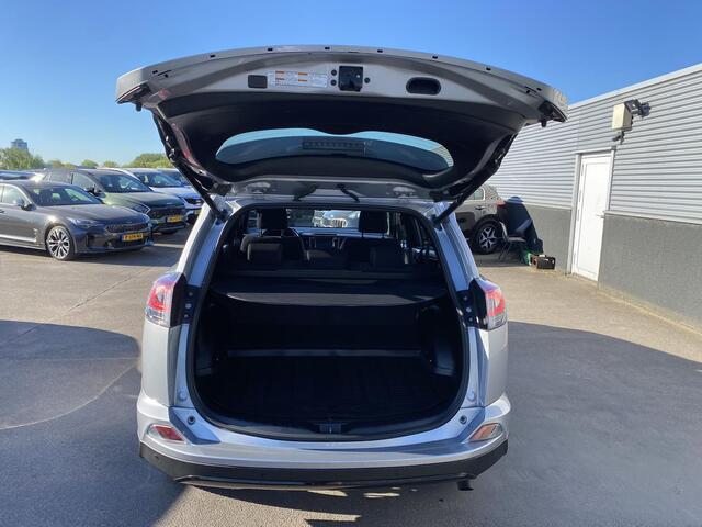 Toyota RAV4 2.5 Hybrid Black Edition Parkeersensoren v&a, achteruitrij camera, elektr. achterklep, keyless, adaptieve cruise control, automaat!