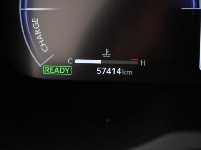 Toyota RAV4 2.5 Hybrid AWD Dynamic Luxury | Trekhaak | Trekgewicht 1650kg | Stuur-/Stoelverwarming | Parkeersensoren Voor & Achter |