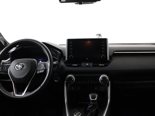 Toyota RAV4 2.5 Hybrid AWD Bi-Tone | 360 camera | Camera binnenspiegel | JBL | Elektrische achterklep | Elektrisch Verstelbare stoel | Stoelverwarming | Apple CarPlay/Android Auto | Cruise Control Adaptive | Parkeersensoren