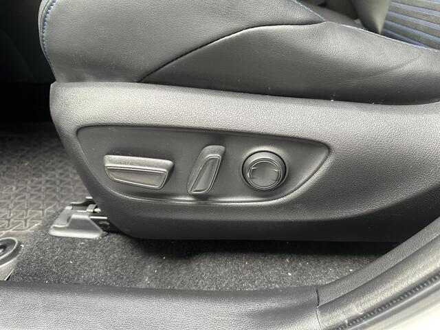 Toyota RAV4 2.5 Hybrid AWD Bi-Tone